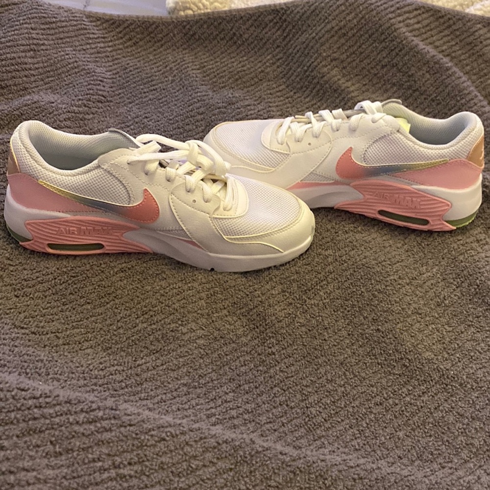 I’m selling air max